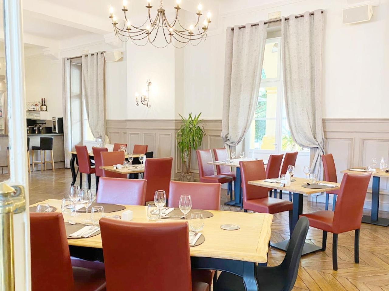 Grand Hotel De Bourbon-Lancy - Spa Et Restaurant - Logis ภายนอก รูปภาพ