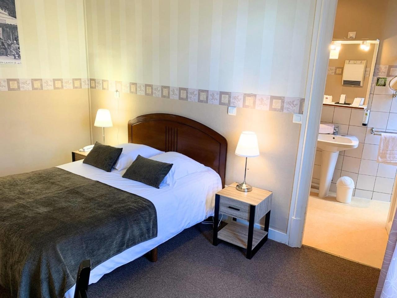Grand Hotel De Bourbon-Lancy - Spa Et Restaurant - Logis ภายนอก รูปภาพ
