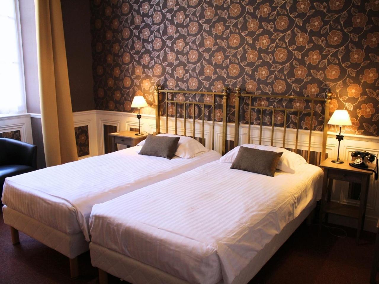 Grand Hotel De Bourbon-Lancy - Spa Et Restaurant - Logis ภายนอก รูปภาพ