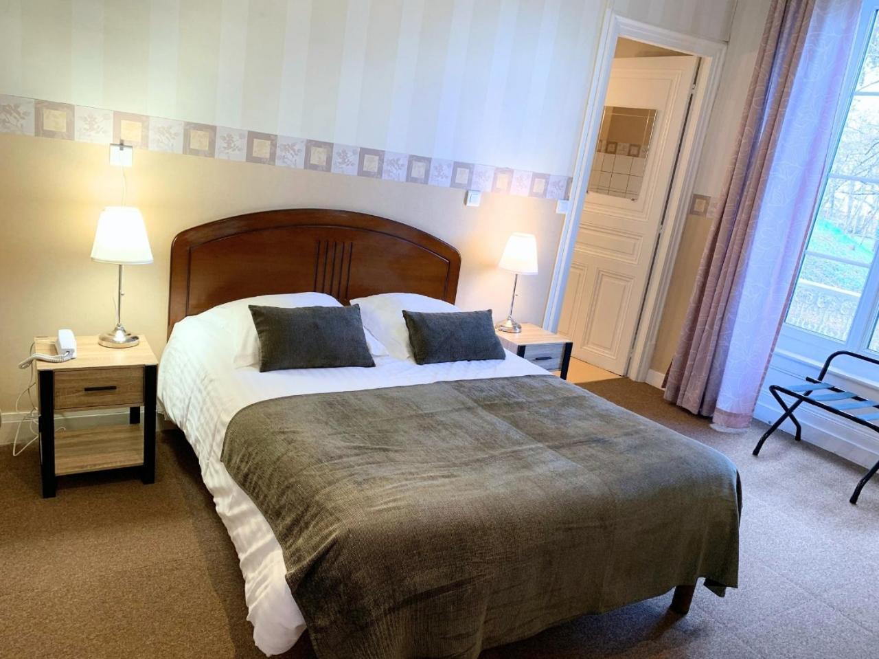 Grand Hotel De Bourbon-Lancy - Spa Et Restaurant - Logis ภายนอก รูปภาพ
