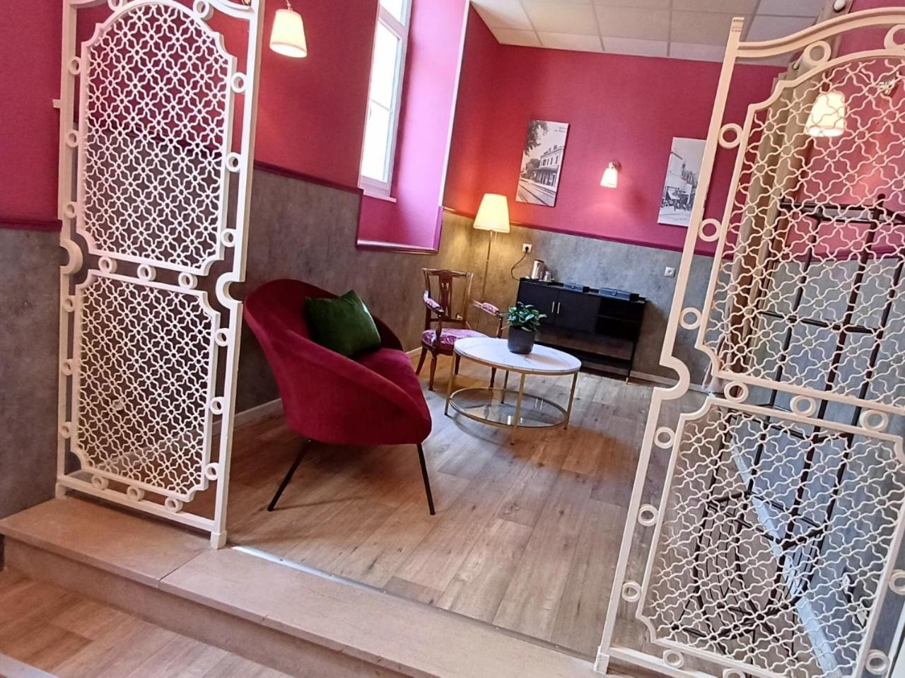 Grand Hotel De Bourbon-Lancy - Spa Et Restaurant - Logis ภายนอก รูปภาพ