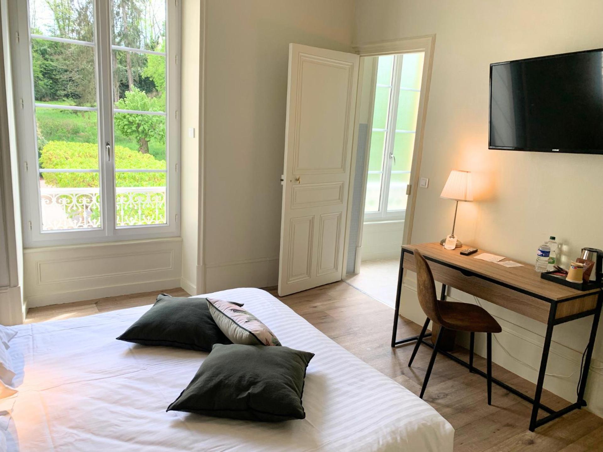 Grand Hotel De Bourbon-Lancy - Spa Et Restaurant - Logis ภายนอก รูปภาพ