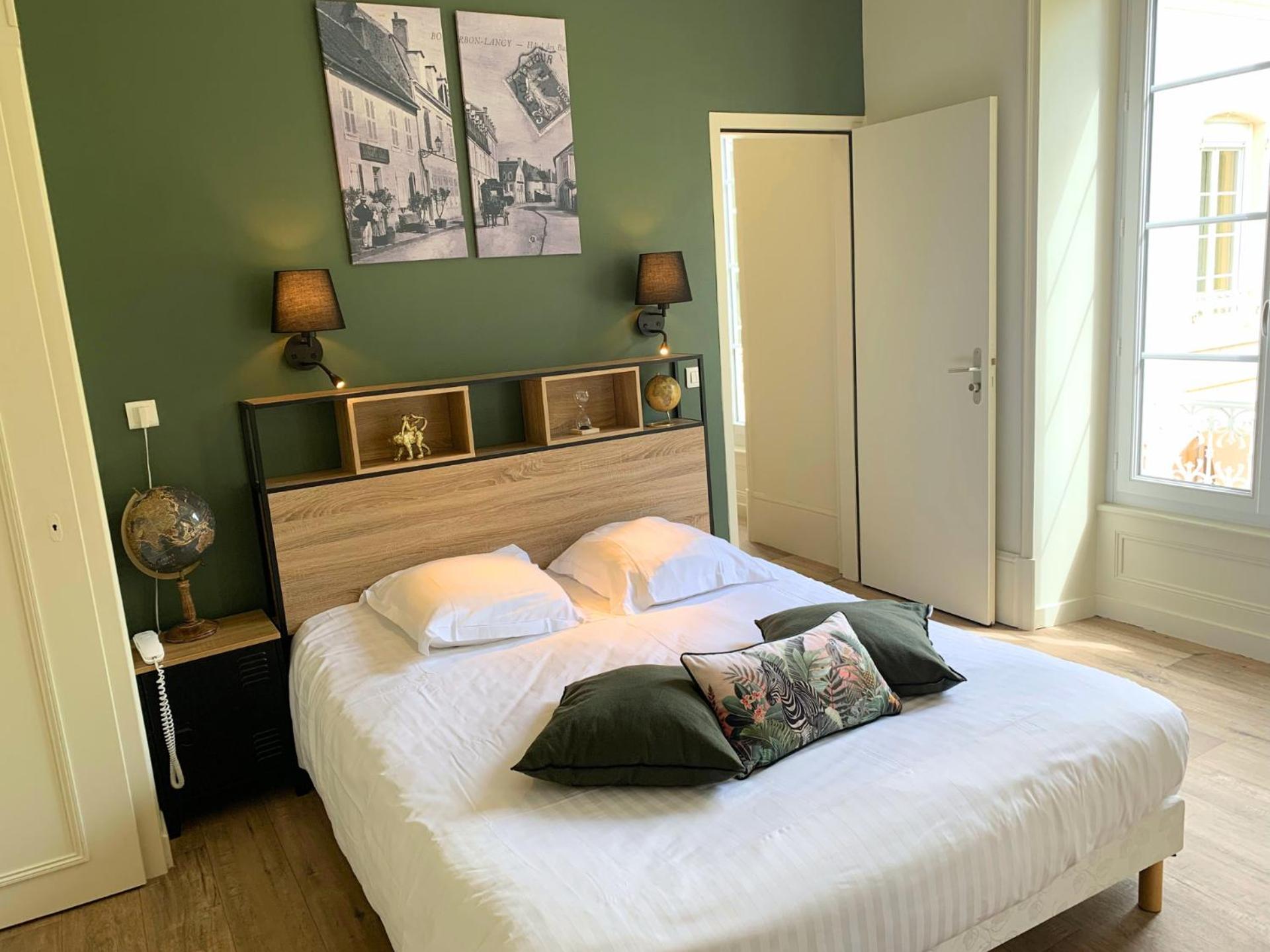 Grand Hotel De Bourbon-Lancy - Spa Et Restaurant - Logis ภายนอก รูปภาพ